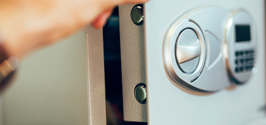 Fingerprint Safe Openers in East Pasadena, CA